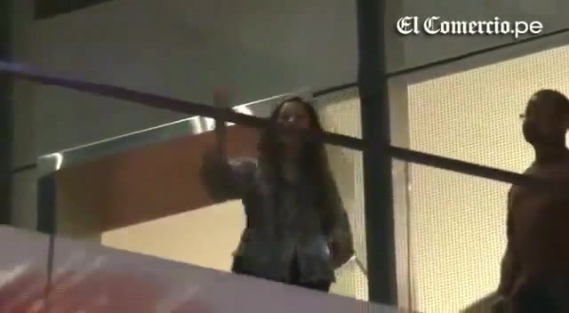 Demi Lovato Llego A Perú Y Saludo A Sus Fans  2012 31351