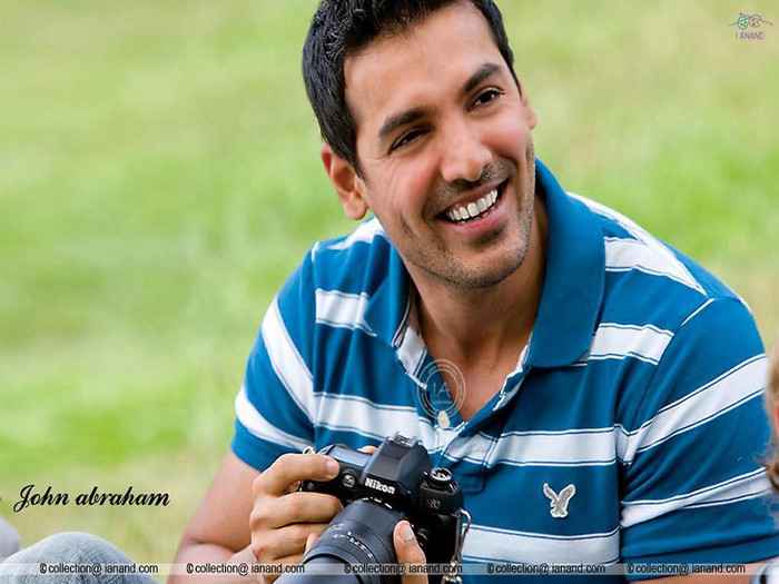 John%20Abraham%20cute%20512
