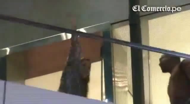 Demi Lovato Llego A Perú Y Saludo A Sus Fans  2012 31911