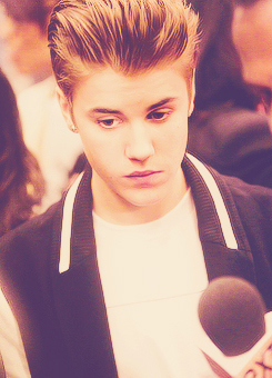 h...:(..[ofteaza]