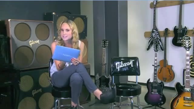 Demi Lovato Acuvue Live Chat - May 16_ 2012 001476
