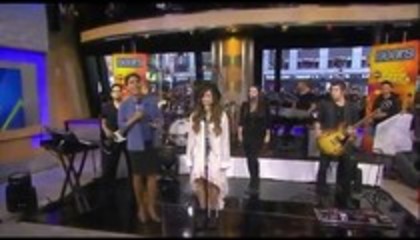 Demi Lovato - Skyscraper Performance Good Morning America (36)