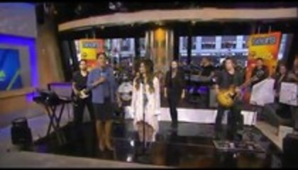 Demi Lovato - Skyscraper Performance Good Morning America (34)