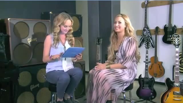 Demi Lovato Acuvue Live Chat - May 16_ 2012 007502