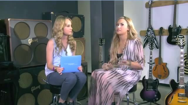 Demi Lovato Acuvue Live Chat - May 16_ 2012 008531