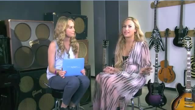 Demi Lovato Acuvue Live Chat - May 16_ 2012 008591