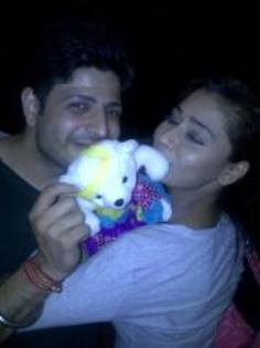574980_117074721763054_100003815791372_93105_1379157497_a - sara khan 7