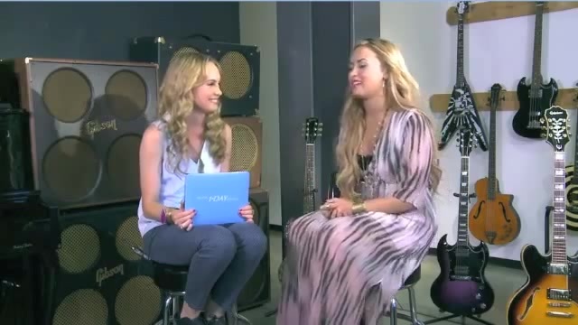 Demi Lovato Acuvue Live Chat - May 16_ 2012 010026