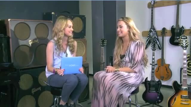 Demi Lovato Acuvue Live Chat - May 16_ 2012 009978