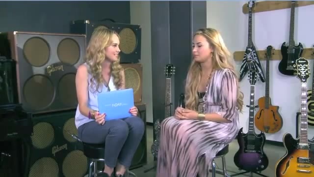 Demi Lovato Acuvue Live Chat - May 16_ 2012 014132