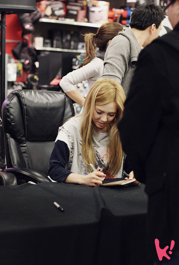 snsd-new-york-fansign-2