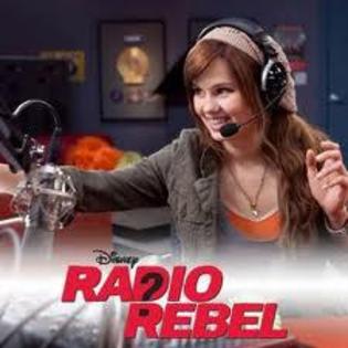  - Rebela de la Radio