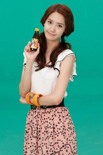 403856_295691727143368_178059305573278_874054_1647021757_n - Yoona x