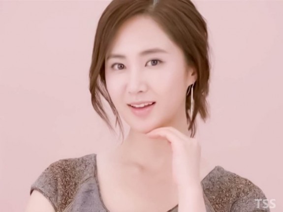 SNSDYuriMamonde-575x431