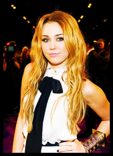 Josh, uite, eu... [se uita la el] - 9_The Tattoo