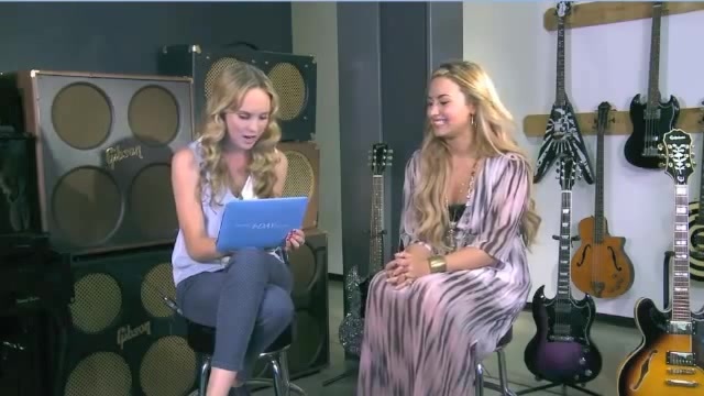 Demi Lovato Acuvue Live Chat - May 16_ 2012 022147