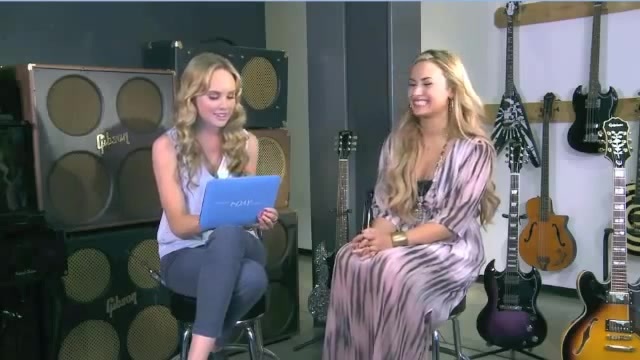 Demi Lovato Acuvue Live Chat - May 16_ 2012 023320