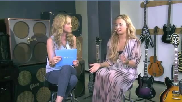 Demi Lovato Acuvue Live Chat - May 16_ 2012 024705 - Demi - Acuvue Live Chat - May 16 2012 Part o49