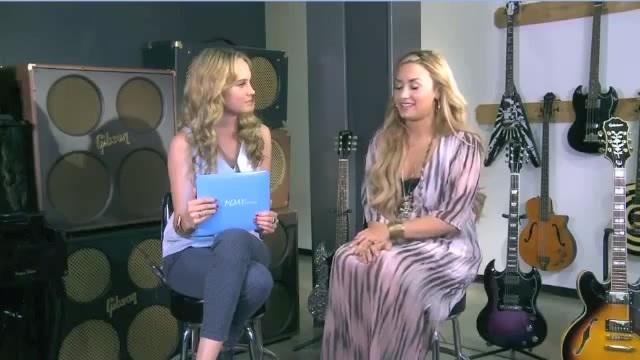 Demi Lovato Acuvue Live Chat - May 16_ 2012 024393