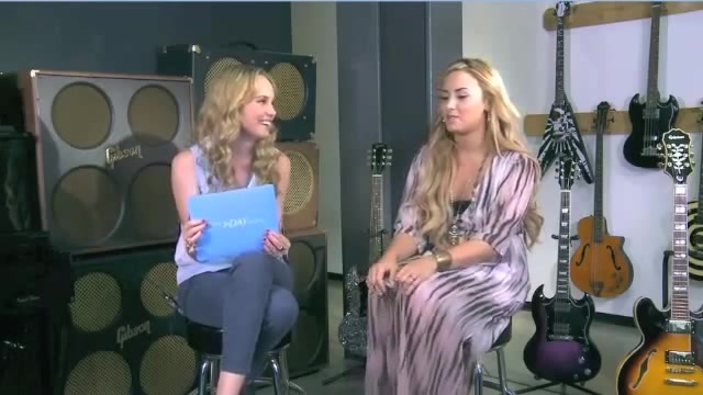 Demi Lovato Acuvue Live Chat - May 16_ 2012 025282
