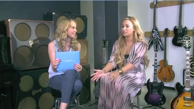 Demi Lovato Acuvue Live Chat - May 16_ 2012 025442