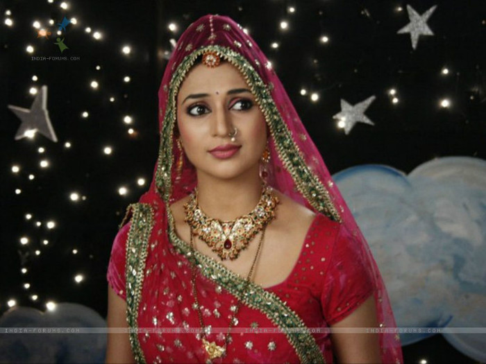 157382-divyanka-tripathi