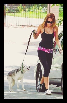 Nu. Ma duc in camera mea. Noapte buna. [mergand repede in camera]