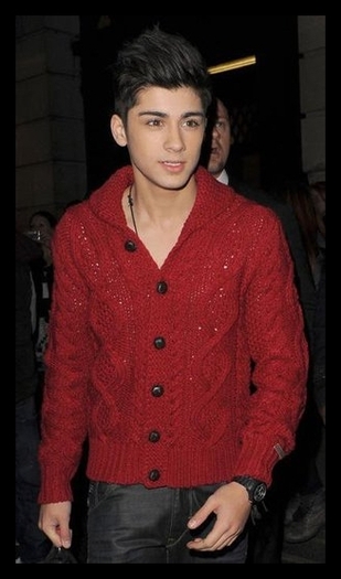 Nu, domnule. Stit bine ca nu as face asta. Este vorba despre altceva.