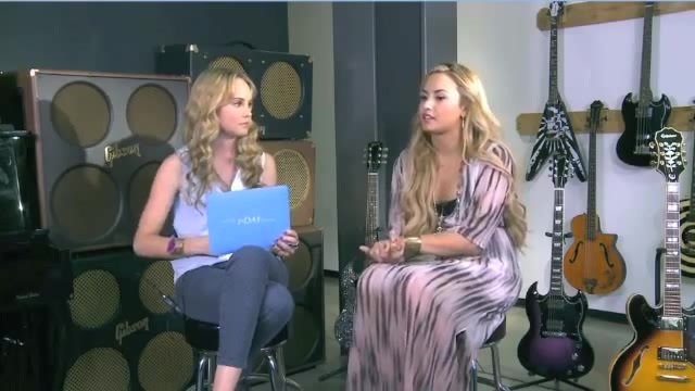 Demi Lovato Acuvue Live Chat - May 16_ 2012 031526