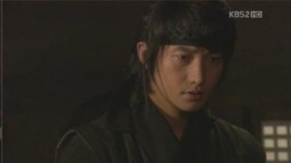 Ma duc in palatul regal suprem...sa chem medicul regal personal al regelui....:)