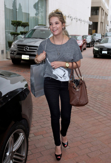 ♥Ashley Benson♥