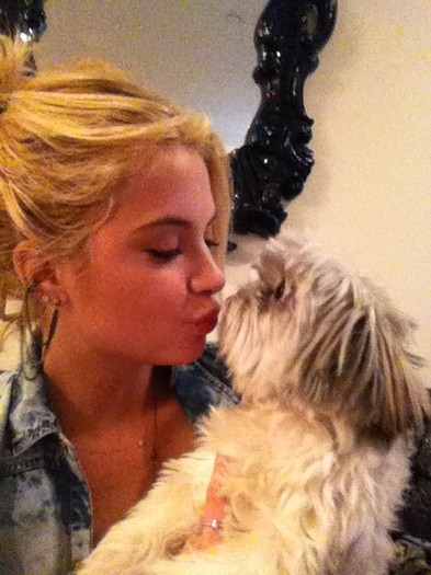 ♥Ashley Benson♥
