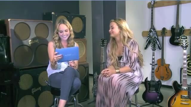 Demi Lovato Acuvue Live Chat - May 16_ 2012 037409