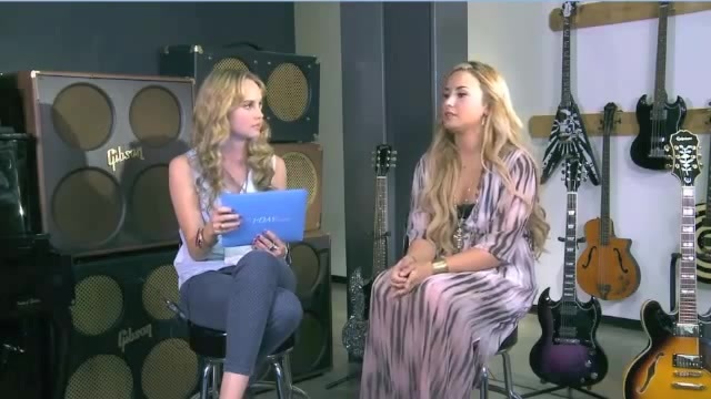 Demi Lovato Acuvue Live Chat - May 16_ 2012 038529