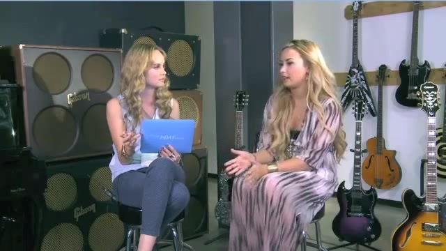 Demi Lovato Acuvue Live Chat - May 16_ 2012 038970
