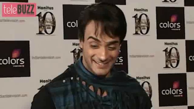 00_01_00 - R-Angad-Sara back together in Zee TV s Ram Milaayi Jodi - YouTube-R