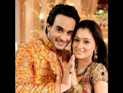 00_00_42 - sara khan 7