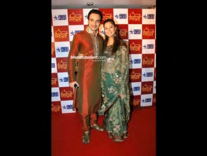 00_01_06 - sara khan 7