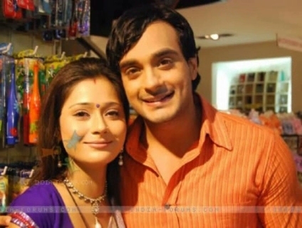 00_01_30 - sara khan 7