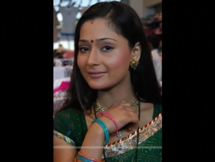 00_02_15 - sara khan 7