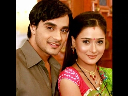 00_02_18 - sara khan 7