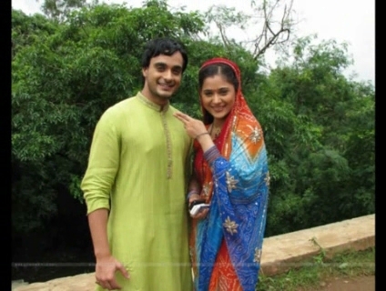 00_03_56 - sara khan 7