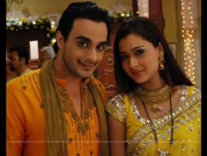 00_04_07 - sara khan 7