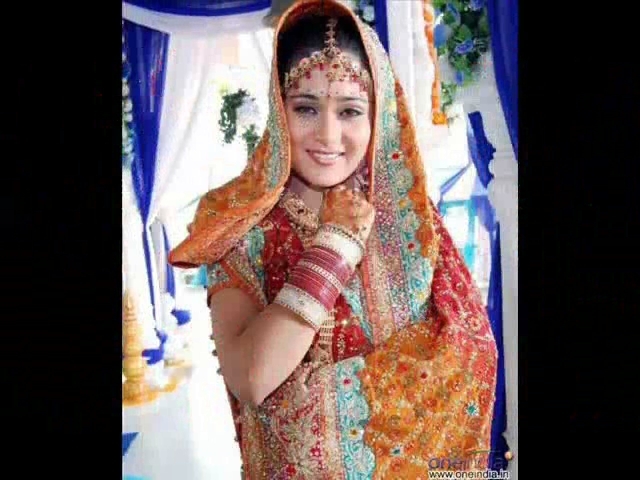 00_00_22 - sara khan 7