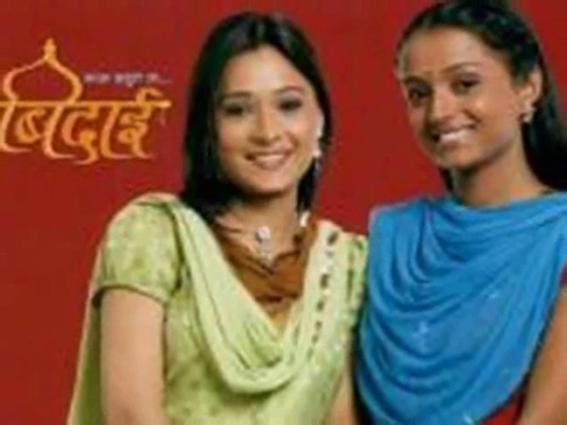 00_00_41 - sara khan 7