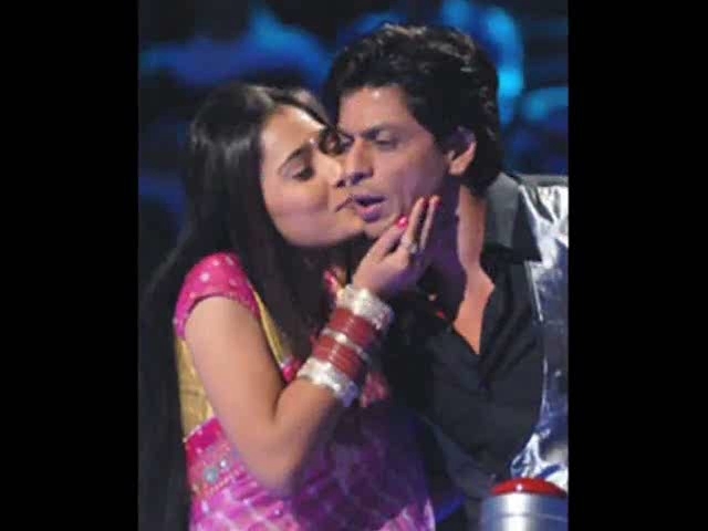 00_02_38 - sara khan 7