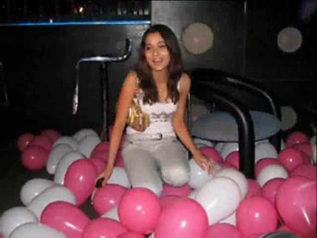 00_03_56 - sara khan 7
