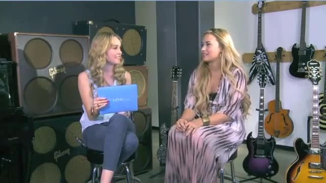 Demi Lovato Acuvue Live Chat - May 16_ 2012 040521