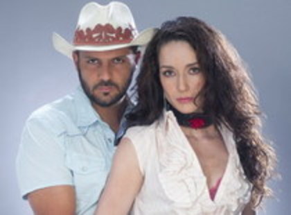 Chinthia y Efrain - Suflet vandut  La que no podia amar