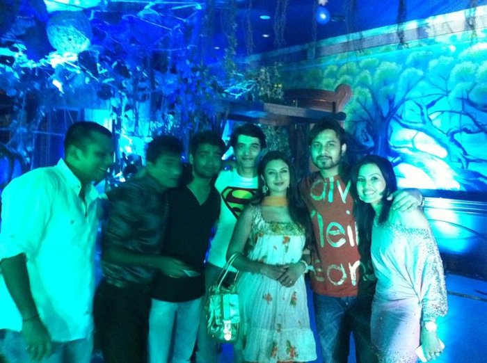 4 (27) - BMTD - Divyanka Tripathi - Picture Gallery
